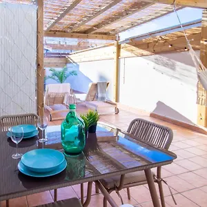 Patio Budget 11 Apartment